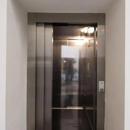 Luxury Bnb Queen Apartment