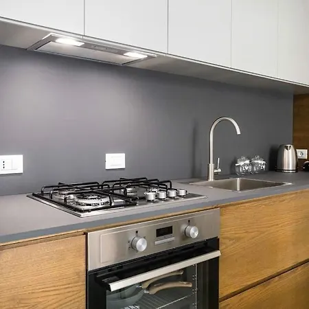 Luxury Bnb Queen Apartment
